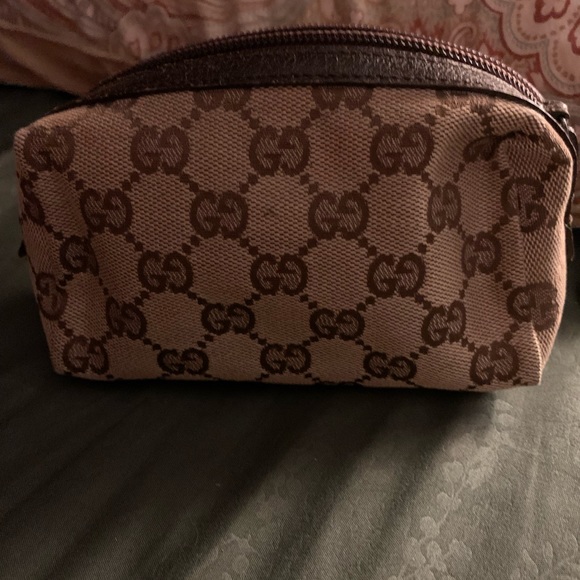 NWOT! Authentic Gucci cosmetic bag. - Picture 2 of 14